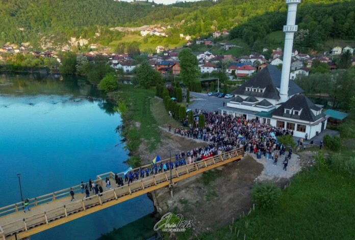 Gradimo mostove, ne zidove
