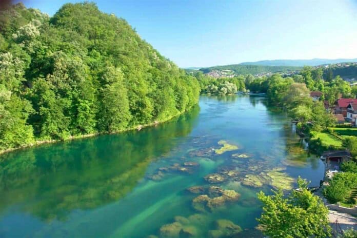 Pogled na rijeku Unu