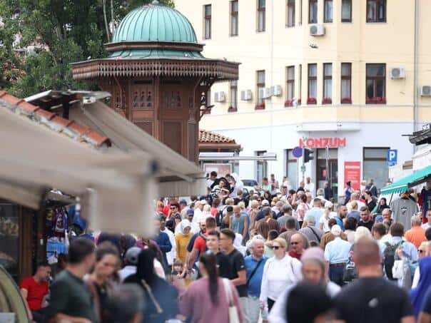 BiH za pet mjeseci posjetilo oko 615 hiljada turista, u maju ih bilo skoro 190 hiljada