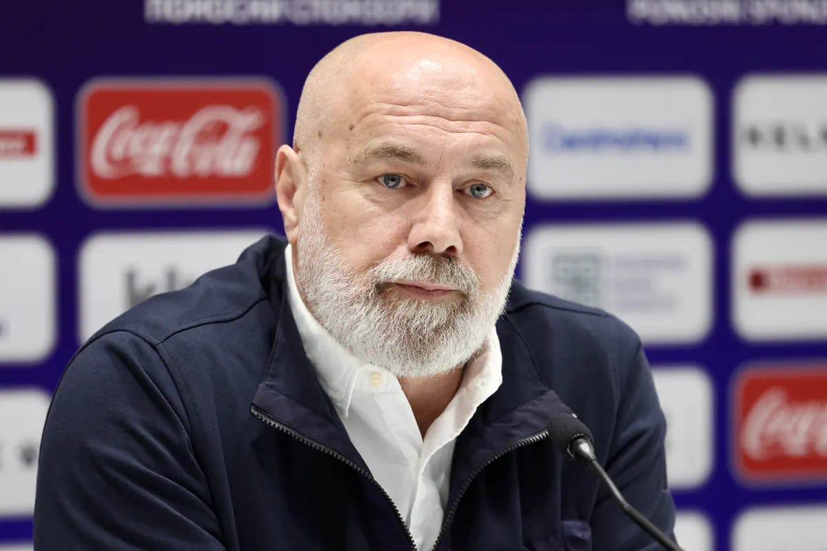 Barbarez objavio spisak igrača: Nema Vasilja, tu je Deket Istražite Barbarezov spisak igrača za predstojeće utakmice. Saznajte ko će predstavljati našu reprezentaciju.
