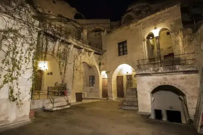 Stari bosanski haustor u Krušnici, historijski prostor sa kamenom arhitekturom.