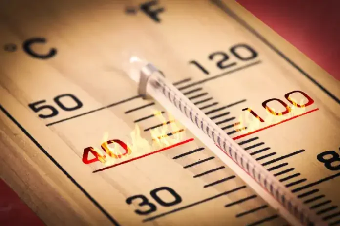 Visoka temperatura na termometru u unutrašnjosti, prikazivanje vrućine i toplote.