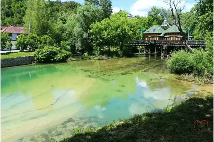 Krušnica rijeka i zelenilo okoline, prirodna oaza mira i prirode u Bosni.