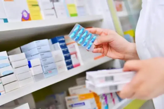Kapljice u blister paketu, ljekarne i farmaceutski proizvodi.