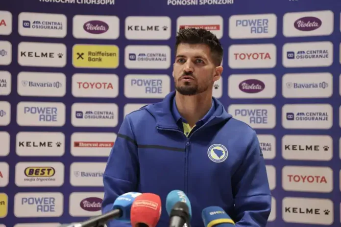 1. Atlet na press konferenciji u Krušnici, sport, fudbal, Bosna i Hercegovina, mediji.
