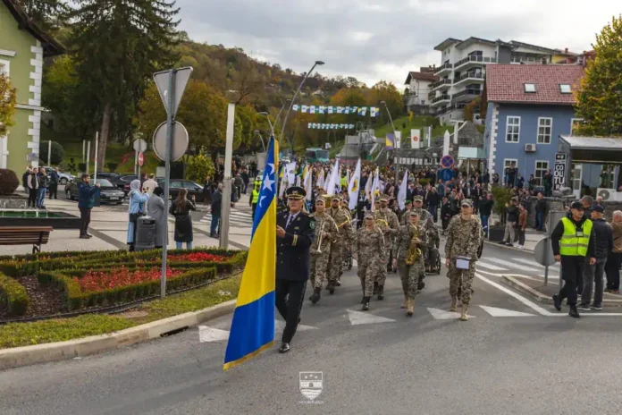 Bosanskohercegovački vojni protest u Krušnici, mirna demonstracija sa zastavama i vojskom.
