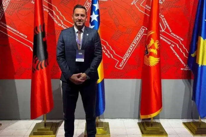 Krušnica, muzejski eksponat, zastava, kulturna baština Balkana.