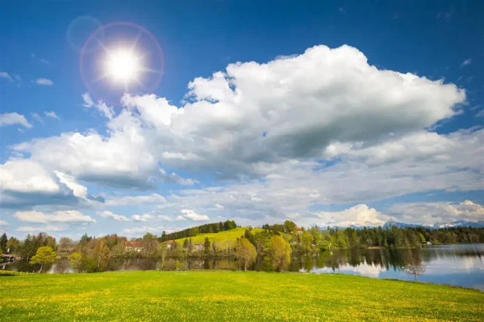 Sunčano vrijeme iznad Krušnice, mirna rijeka i zelena priroda, idealno za odmor i relaksaciju.