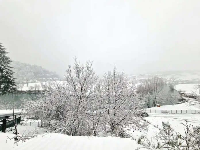 Jutro pod snijeznim pokrivacem u Bosanskoj Krupi