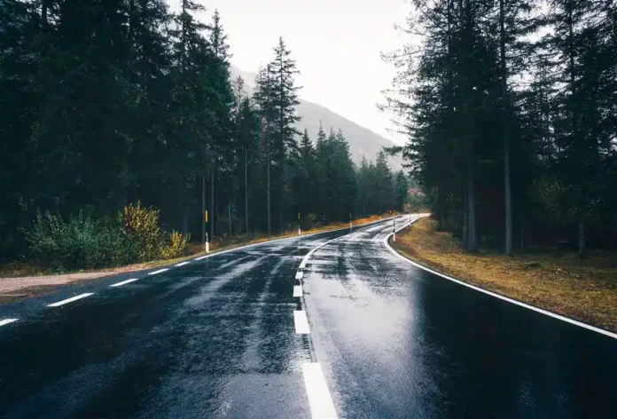 Mokar i klizav kolovoz