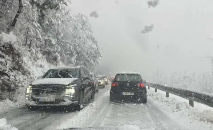 Otežan saobračaj zbog snijega