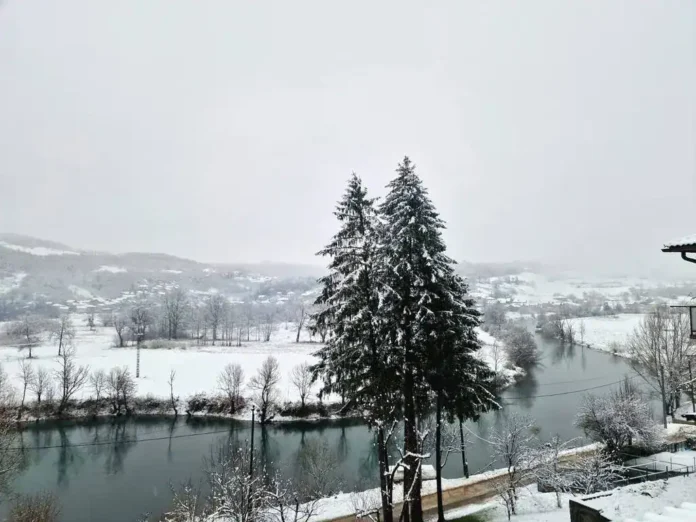 Prvi ovogodišnji snijeg u Bosanskoj Krupi