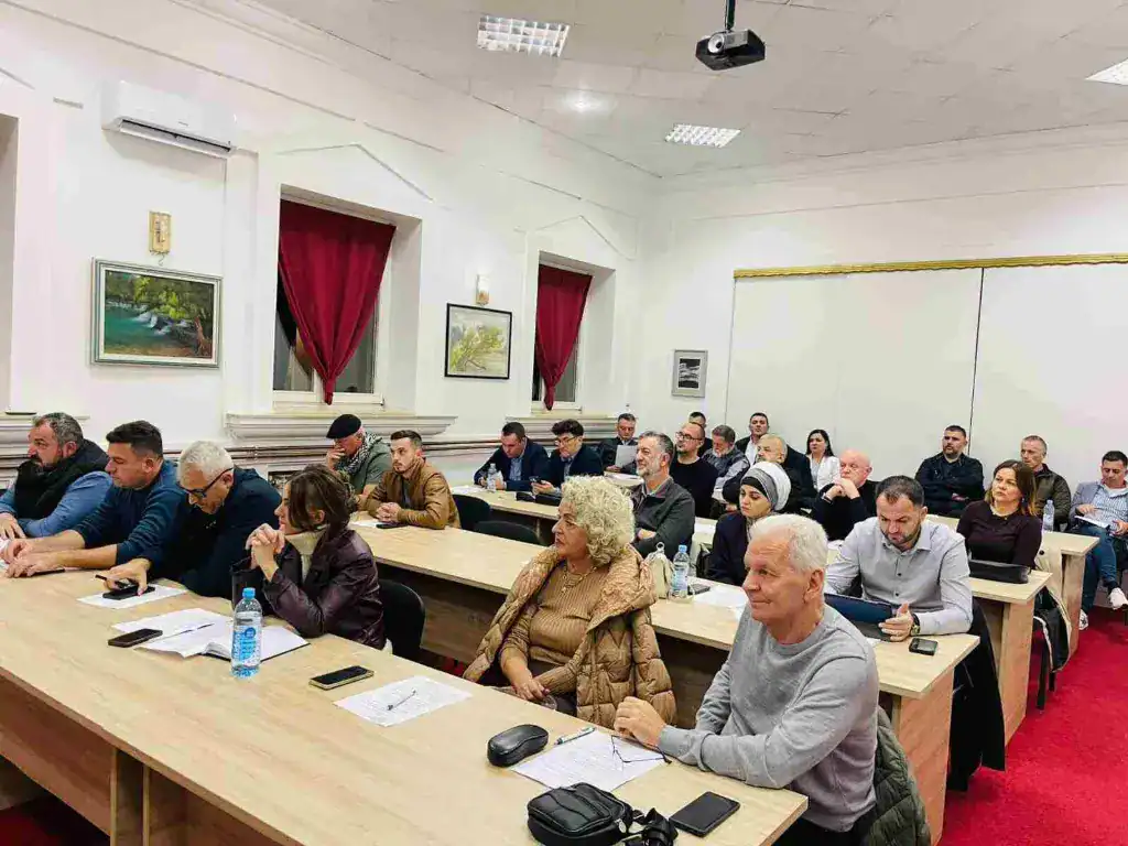 Krušnica, poslovni sastanak, konferencija, prisutni ljudi, sala za sastanke, poslovna diskusija, druženje, Bosna i Hercegovina.