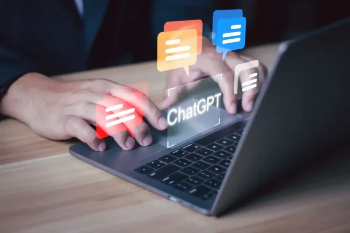 Chatgpt komunikacija digitalni alati na lap topu.