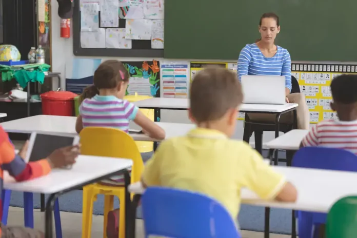 Novi Zakon uvodi digitalizaciju u srednjem obrazovanju USK