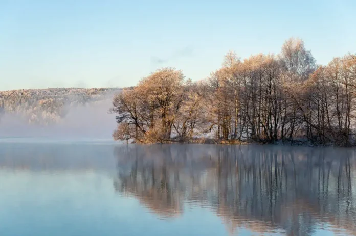 Maglovito jutro na obalama Krušnice i Une