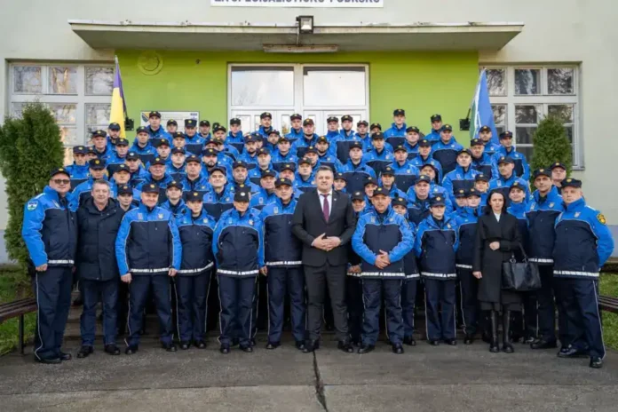 Nove uniforme za Policiju USK