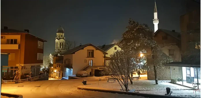 Vrlo hladno i oblačno vrijeme u Bosanskoj Krupi uz snijeg i narančasto upozorenje zbog ekstremno niskih temperatura.