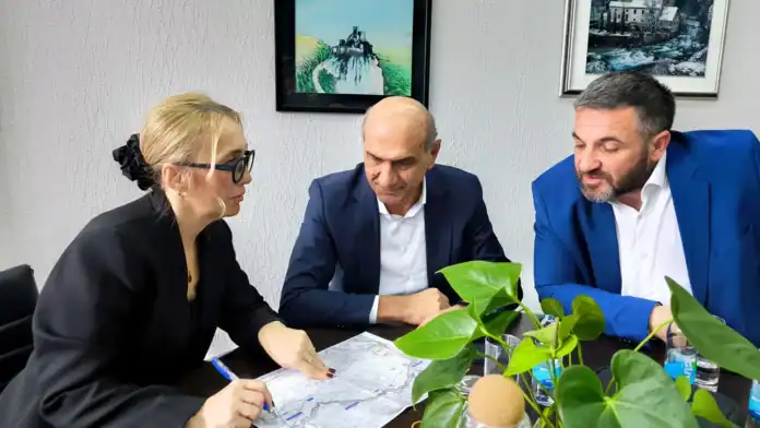 Automobil, upoznavanje i pregovori u kancelariji Krušnica saznajte više na krusnica.com.
