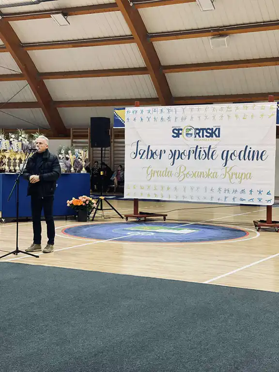 Predstavnik na događaju sportista godine u Bosanskoj Krupi.