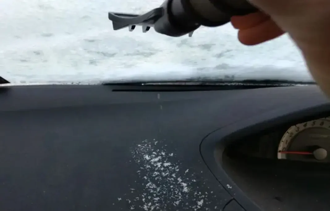 Zamrznuti prozori automobila iznutra