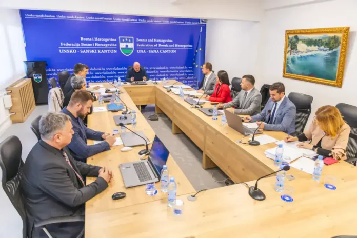 Saznajte kako će grant Vlade USK od 1,3 miliona KM podržati sportske kolektive i infrastrukturu u 2025. godini.