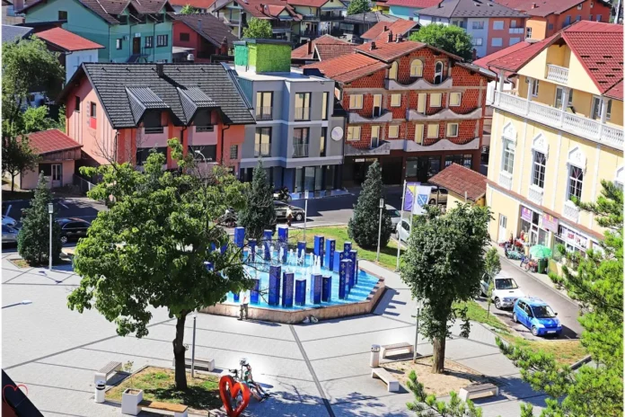 Vremenske prilike u Bosanskoj Krupi su savršene za sunčano i ugodno prijepodne, bez padavina i s dobrim vidljivostima.