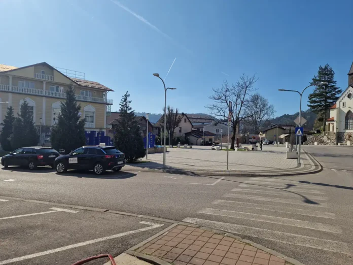 Danas je u Bosanskoj Krupi sunčano i vedro, s temperaturom do 15°C. Pripazite na vjetar uz žuto upozorenje.