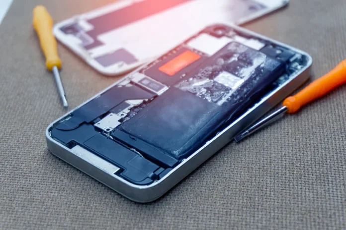 EU od 2027. uvodi novo pravilo za proizvodnju mobitela: morat će imati izmjenjivu bateriju koja traje duže.