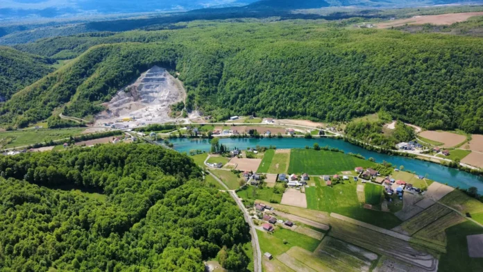 Vremenska prognoza za Bosansku Krupu: Kišovito jutro, a dalje uz oblačno vrijeme i mogućnost razvedravanja.