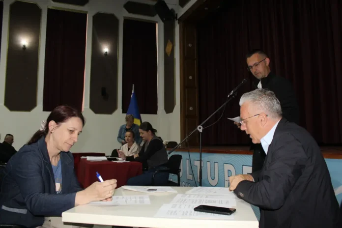 Potpisani ugovori o stipendiranju za 72 studenta. Svaki stipendista dobija 1.600 KM za unapređenje svog obrazovanja.