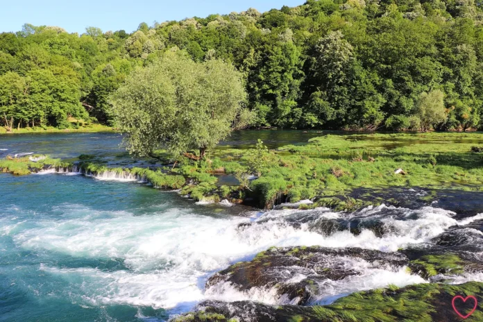 Očekuje se sunčano vrijeme sutra u Bosni i Hercegovini, uz malu do umjerenu oblačnost i sjeveroistočni vjetar.
