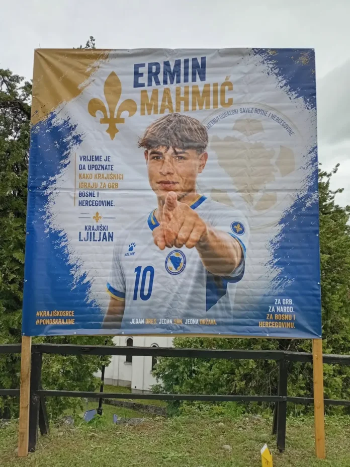 U Zmajevom gnijezdu postavljen mural u čast Ermina Mahmića, simbol podrške reprezentaciji Bosne i Hercegovine.