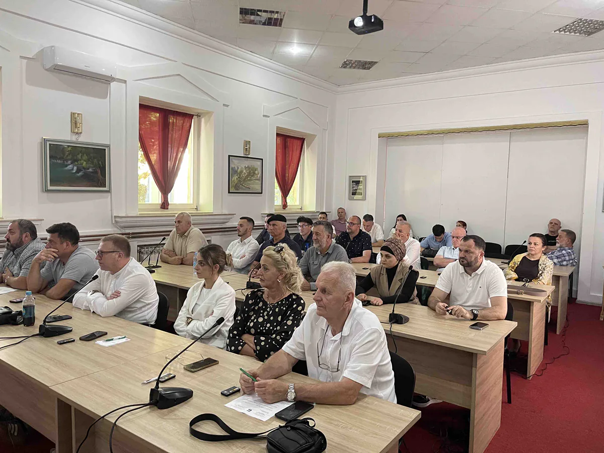Krušnica, sastanak u konferencijskoj sali sa prisutnim učesnicima.