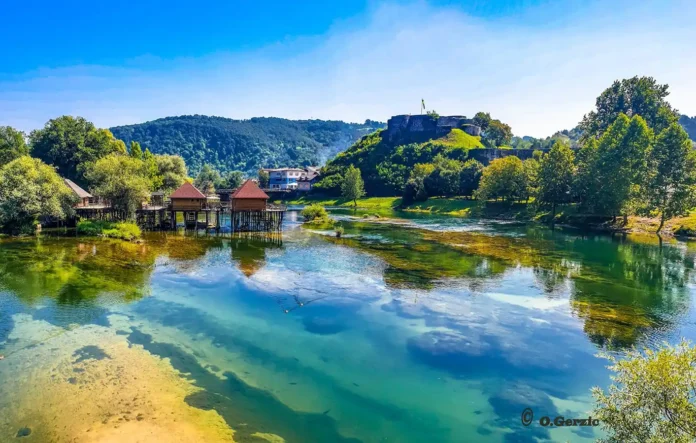 U Bosanskoj Krupi danas se očekuje vruć ljetni dan s temperaturom do 34°C i žutim upozorenjem zbog bolesti.