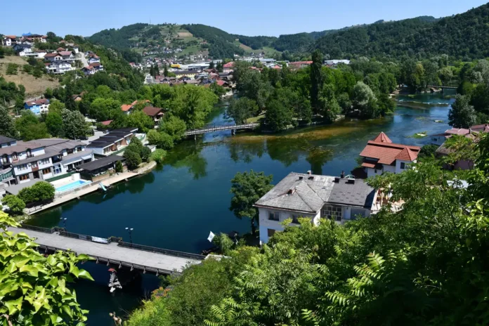 Očekuje se sunčano i ugodno u Bosanskoj Krupi. Temperatura danas dostiže 28°C, savršeno za aktivnosti na otvorenom.