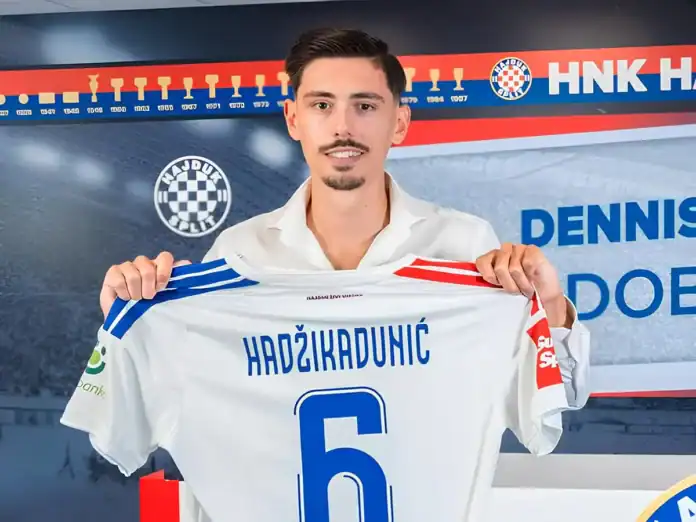 Hadžikadunić s dresom Hajduka, simbol ponosa i uspjeha.
