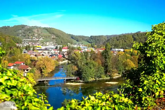 Saznajte sve o vremenskoj prognozi za Bosansku Krupu. Pripremite se za slojevitu odjeću i uživajte u suhom danu.